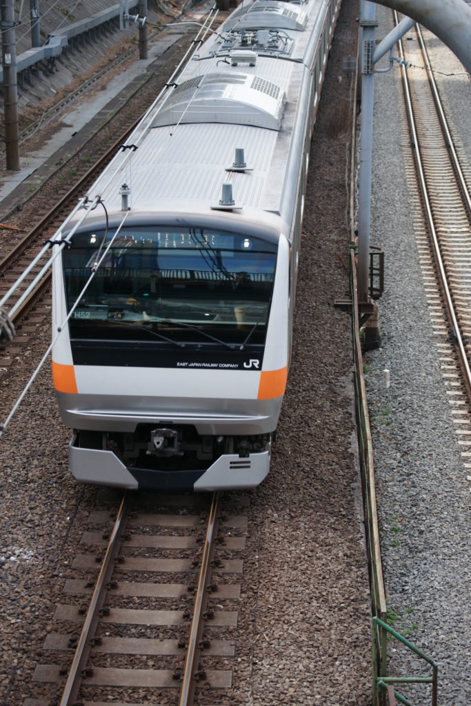 中央線快速電車に23年グリーン車導入へ 今年度から普通車にもトイレ設置